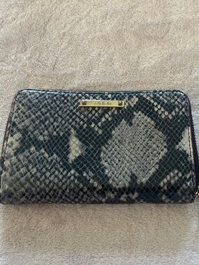 Stella & Dot Black and Cream Snakeskin-Pattern Wristlet